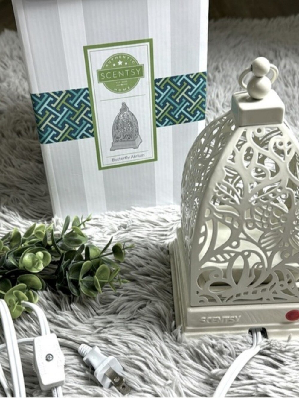 Scentsy White Decorative Butterfly Filigree Lantern Wax Warmer